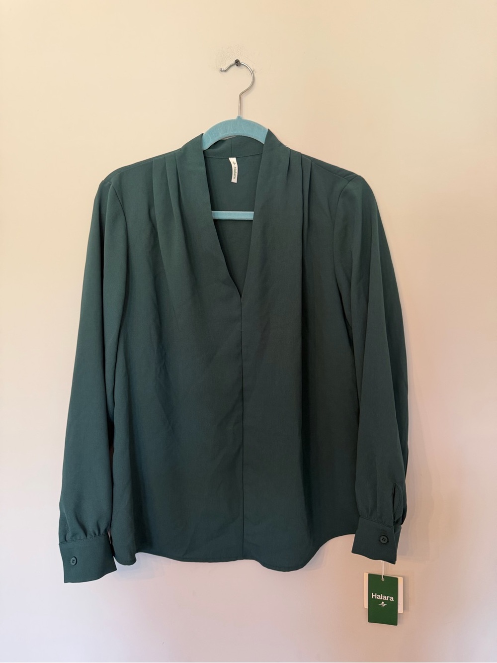 NWT Halara green Athleisure blouse size medium